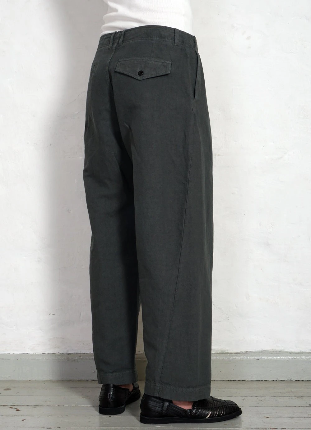 HANSEN GARMENTS BOBBY | Super Wide Pleated Trousers | Oxidized 4 HANSEN GARMENTS BOBBY | Super Wide Pleated Trousers | Oxidized – Bild 4