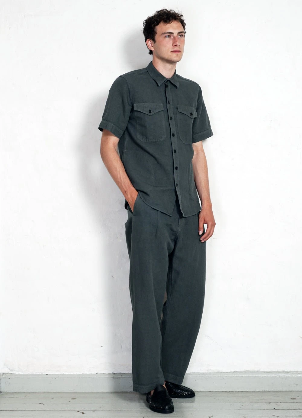 HANSEN GARMENTS BOBBY | Super Wide Pleated Trousers | Oxidized 2 HANSEN GARMENTS BOBBY | Super Wide Pleated Trousers | Oxidized – Bild 2