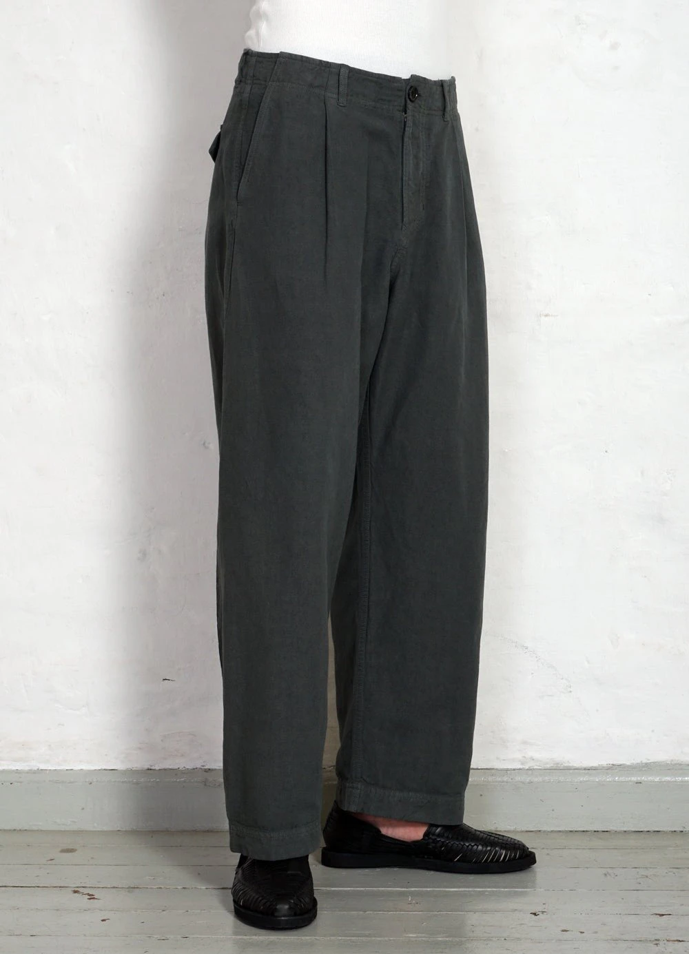 HANSEN GARMENTS BOBBY | Super Wide Pleated Trousers | Oxidized 3 HANSEN GARMENTS BOBBY | Super Wide Pleated Trousers | Oxidized – Bild 3