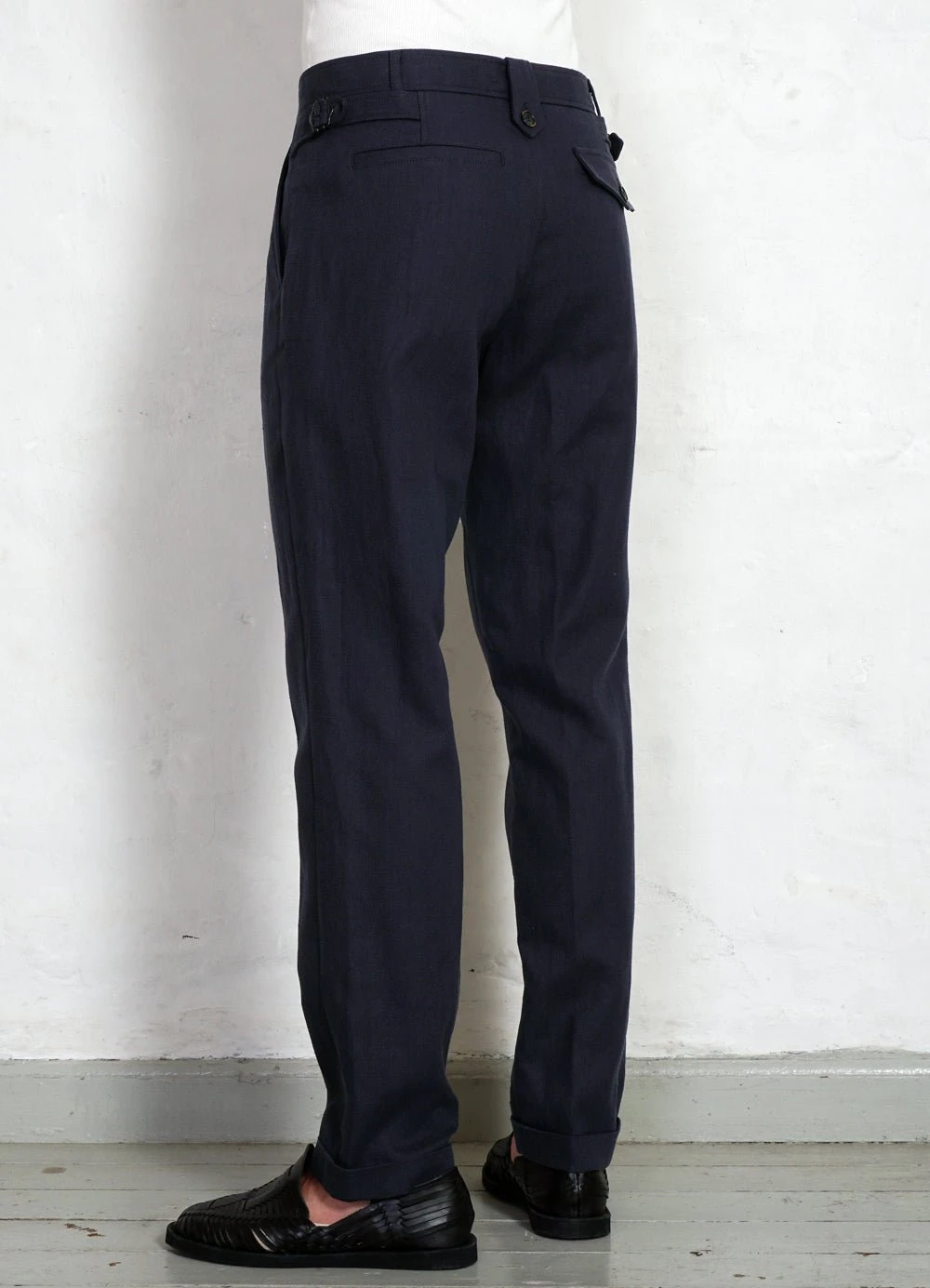 HANSEN GARMENTS FINN | Side Buckle Regular Trousers | Dark Blue 4 HANSEN GARMENTS FINN | Side Buckle Regular Trousers | Dark Blue – Bild 4