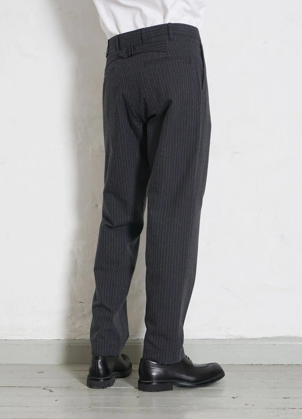 HANSEN GARMENTS KIAN | Cinch Back Wide Trousers | Grey Pin 3 HANSEN GARMENTS KIAN | Cinch Back Wide Trousers | Grey Pin – Bild 3