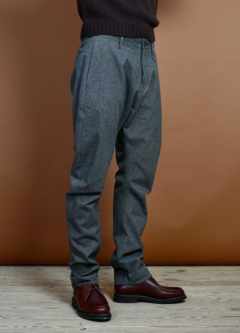 HANSEN GARMENTS OTTO | Curved Leg Trousers | Gravel 5 HANSEN GARMENTS OTTO | Curved Leg Trousers | Gravel – Bild 5