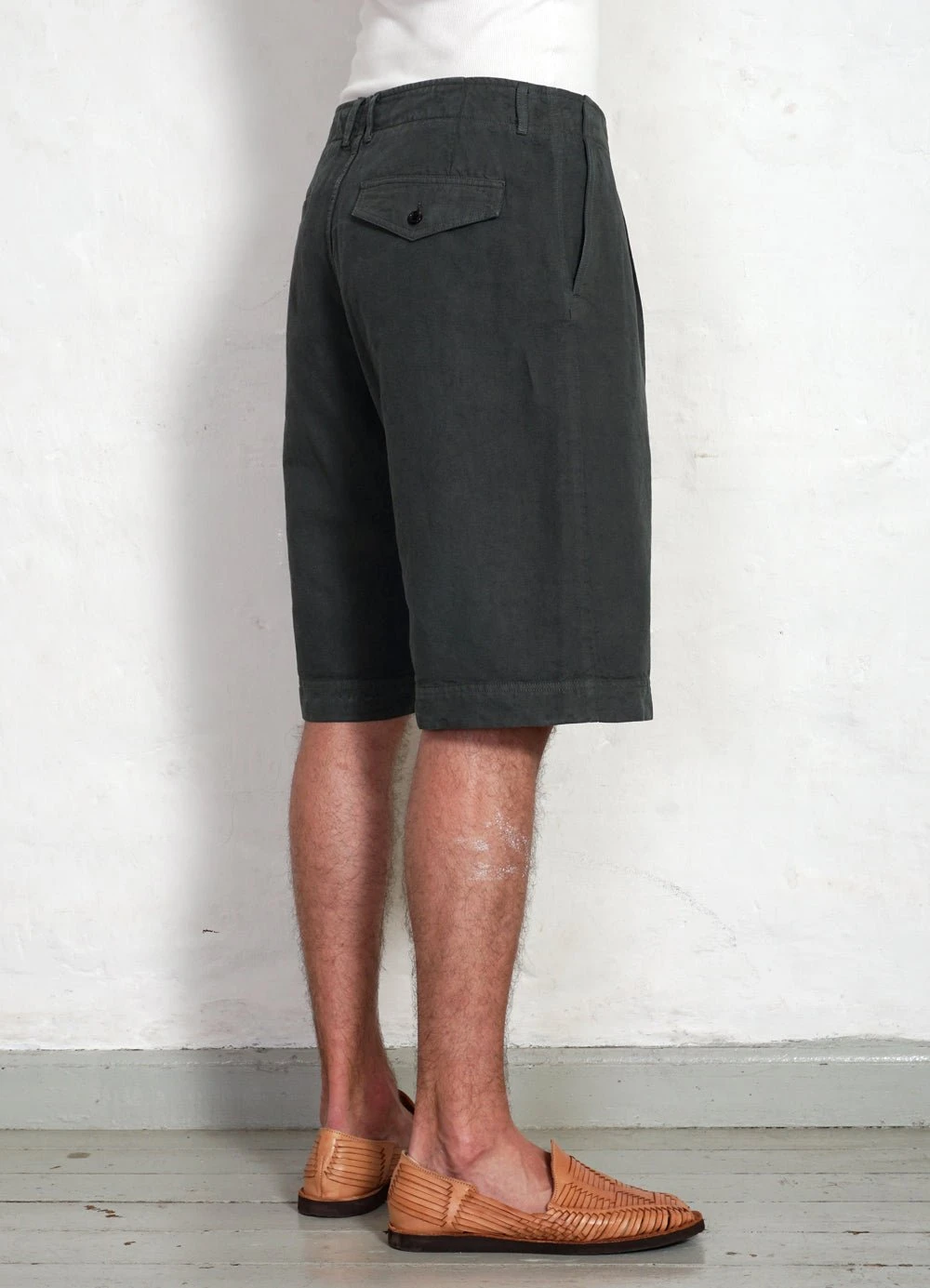 HANSEN GARMENTS ROBIN | Super Wide Pleated Shorts | Oxidized 4 HANSEN GARMENTS ROBIN | Super Wide Pleated Shorts | Oxidized – Bild 4