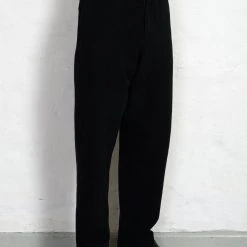 HANSEN GARMENTS TRYGVE | Wide Cut Cropped Trousers | Black 11 HANSEN GARMENTS TRYGVE | Wide Cut Cropped Trousers | Black -PUMA Shop trygve wide cut cropped trousers black hansen garments 692426